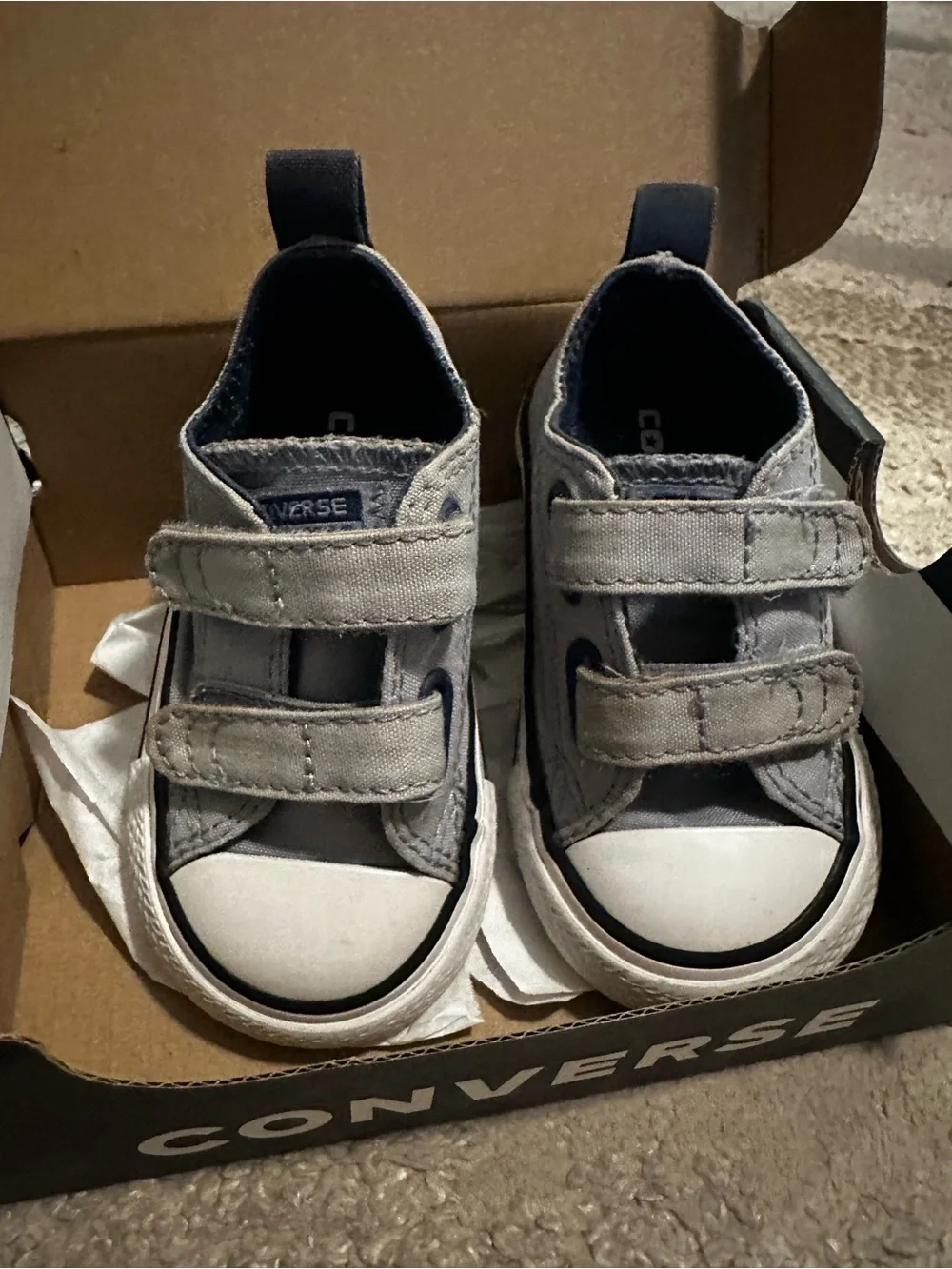 Converse infant size 4